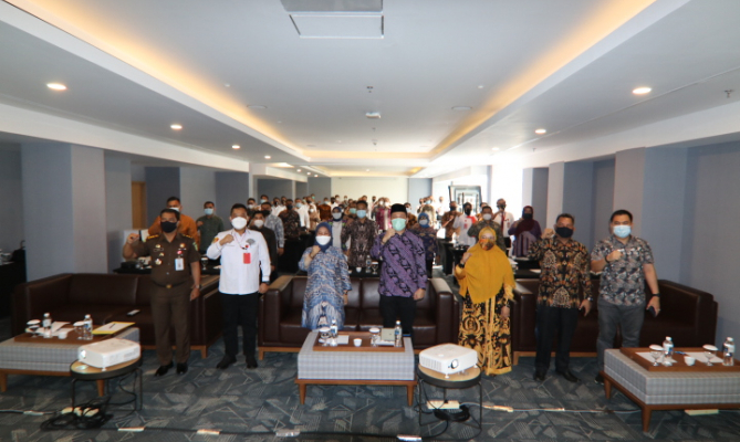 Narasumber dan peserta Rapat Evaluasi Sentra Gakkumdu, Batam, (25/02/2021)