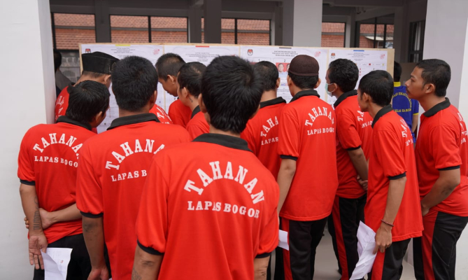 Pemilih di TPS Paledang Kota Bogor