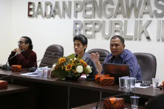 Pimpinan Bawaslu RI, Nasrullah Menyampaikan Materi Strategi Pengawasan Partisipatif Menuju Pemilukada Tahun 2015