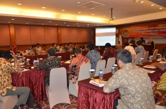 Penyusunan Juknis Penanganan Pelanggaran Pemilihan Gubernur, Bupati dan Walikota Tahun 2015 diikuti oleh Komisioner Bawaslu Provinsi Se-Indonesia