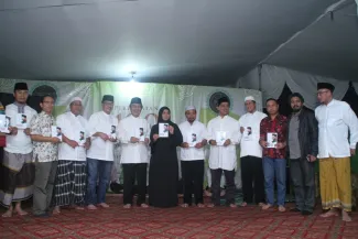 Launching Buku Husni Kamil Manik (HKM) Kesaksian Para Saksi. Buku tersebut dihimpun dari para saksi-saksi hidup dari politisi partai politik, KPU, dan Bawaslu, yang menceritakan perjalanan hidup Husni Kamil Manik selama menjadi Ketua KPU RI dan memimpin penyelenggaraan pemilu 2014.