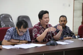 Ade Irawan (ICW) memaparkan tentang Dana Parpol.